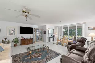 106 Half Moon Cir, Hypoluxo, FL 33462 - Photo 11