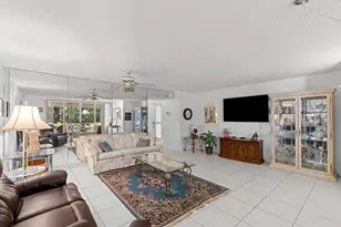 106 Half Moon Cir, Hypoluxo, FL 33462 - Photo 9