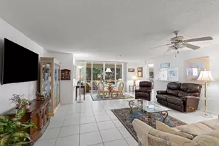 106 Half Moon Cir, Hypoluxo, FL 33462 - Photo 5