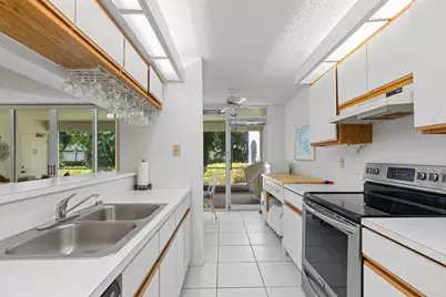106 Half Moon Circle #B1, Hypoluxo, FL 33462 - Photo 13