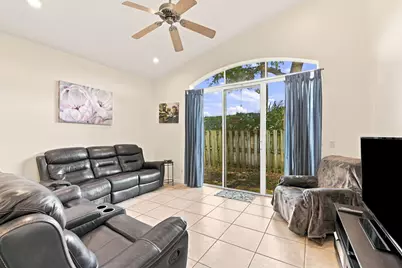 7778 NW 17th Place, Pembroke Pines, FL 33024 - Photo 19