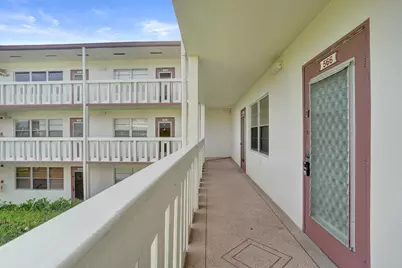 566 Fanshaw N, Boca Raton, FL 33434 - Photo 3