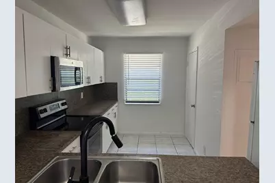 931 SW 20th Court, Delray Beach, FL 33445 - Photo 9