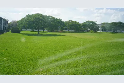 97 Berkshire E, West Palm Beach, FL 33417 - Photo 23