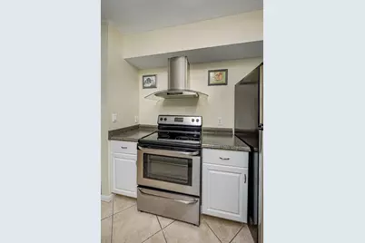 815 W Boynton Beach Boulevard #1-203, Boynton Beach, FL 33426 - Photo 7
