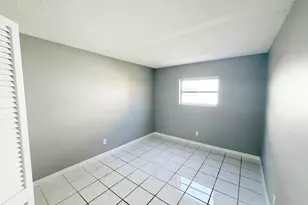 320 SW 1st St, Pompano Beach, FL 33060 - Photo 17