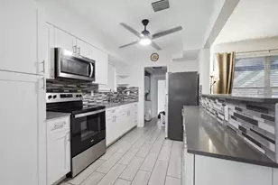 309 SW 7th Ct, Hallandale Beach, FL 33009 - Photo 7
