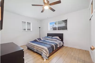 309 SW 7th Court, Hallandale Beach, FL 33009 - Photo 15