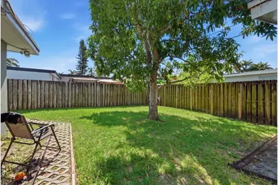309 SW 7th Court, Hallandale Beach, FL 33009 - Photo 21