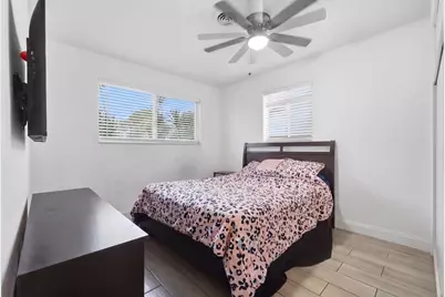 309 SW 7th Court, Hallandale Beach, FL 33009 - Photo 17