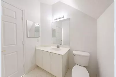 5733 NW 112th Place, Doral, FL 33178 - Photo 9