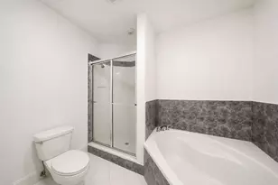 5733 NW 112th Pl, Doral, FL 33178 - Photo 23