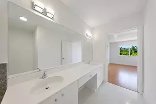 5733 NW 112th Pl, Doral, FL 33178 - Photo 19
