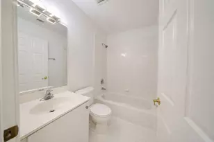 5733 NW 112th Pl, Doral, FL 33178 - Photo 15