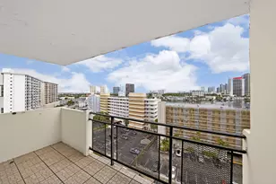401 Golden Isles Dr, Hallandale Beach, FL 33009 - Photo 19