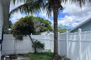 2431 NE 10th Ave NE, Pompano Beach, FL 33064 - Photo 15