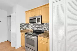 10022 Winding Lake Rd, Sunrise, FL 33351 - Photo 11