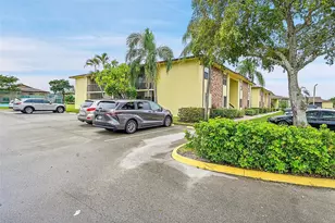 10022 Winding Lake Rd, Sunrise, FL 33351 - Photo 9
