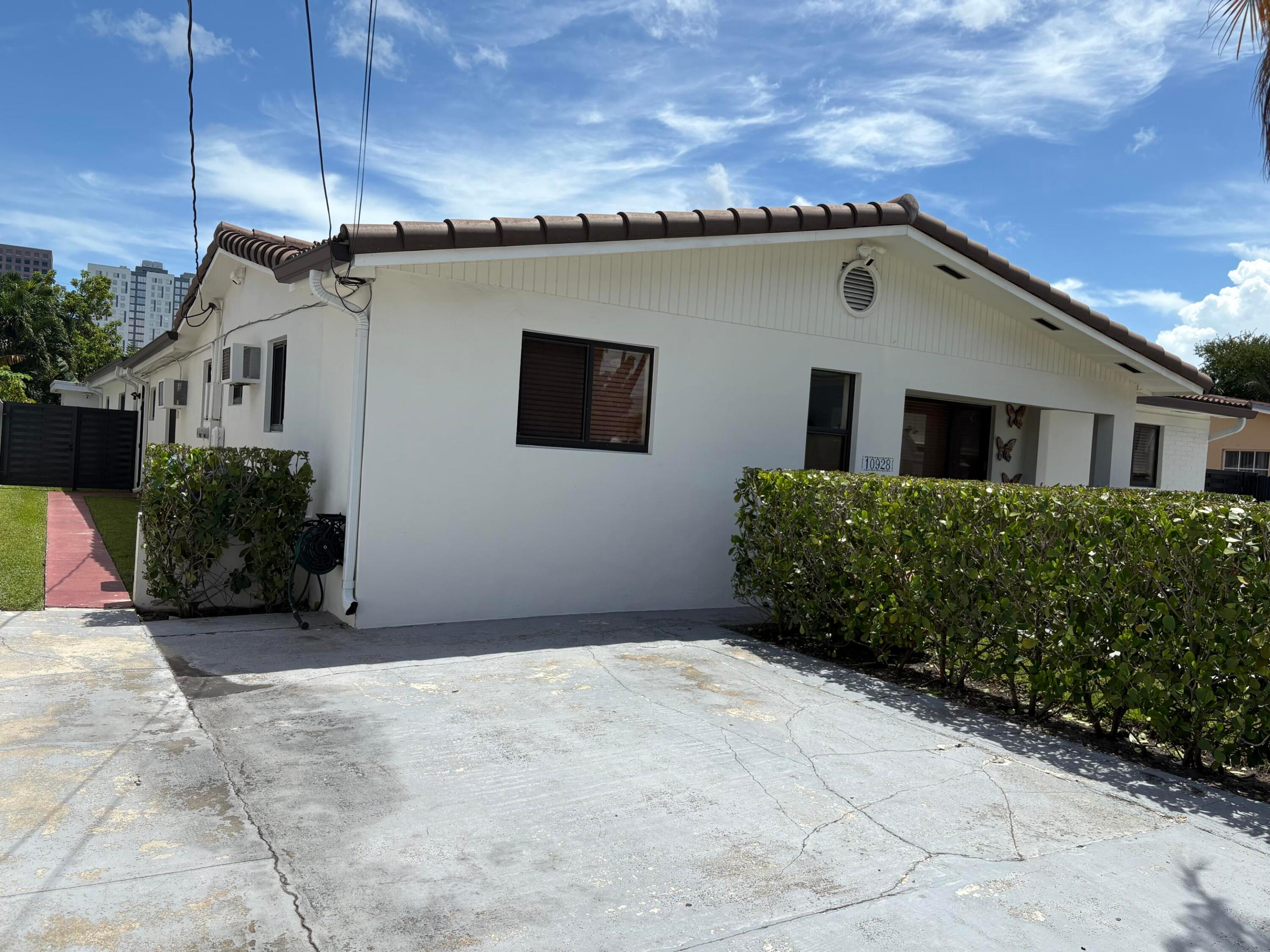 10928 SW 2nd St - 10928 SW 2nd St, Miami, FL 33174 Luxury Property | Jose Angel Pina