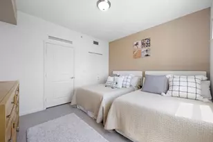 7900 Harbor Island Dr, North Bay Village, FL 33141 - Photo 9