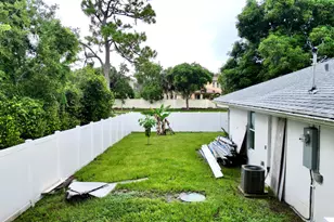 6539 Alexander Rd, West Palm Beach, FL 33413 - Photo 15