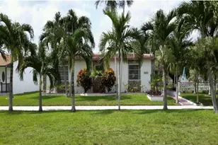 910 NE 10th St, Hallandale Beach, FL - Photo 1