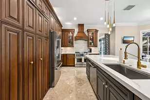 1664 Victoria Pointe Ln, Weston, FL 33327 - Photo 15