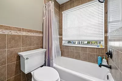 1664 Victoria Pointe Lane, Weston, FL 33327 - Photo 35
