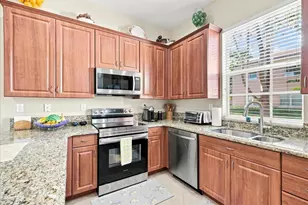 701 SW 147th Ave, Pembroke Pines, FL 33027 - Photo 7
