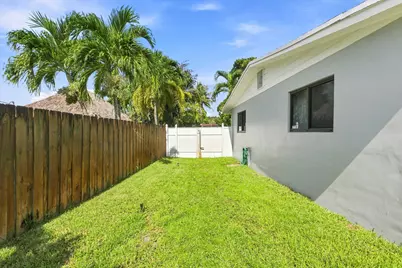 4110 NW 16th Avenue, Oakland Park, FL 33309 - Photo 43
