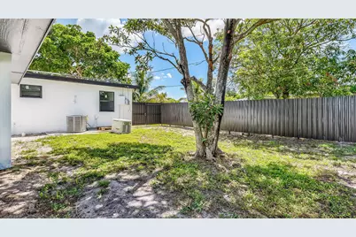 118 Newton Road, West Park, FL 33023 - Photo 35
