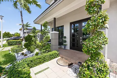 9023 NW 161st Terrace, Miami Lakes, FL 33018 - Photo 3