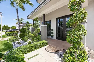 9023 NW 161st Terrace, Miami Lakes, FL 33018 - Photo 3