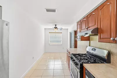10690 NW 27th Court, Sunrise, FL 33322 - Photo 17