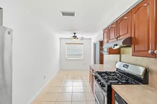 10690 NW 27th Ct, Sunrise, FL 33322 - Photo 17