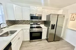 120 Sparrow Dr, Royal Palm Beach, FL 33411 - Photo 3