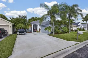1480 Lake Breeze Dr, Wellington, FL 33414 - Photo 3