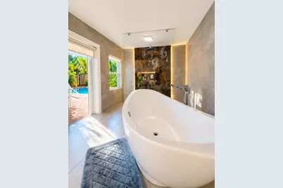 800 SE 11th Court, Fort Lauderdale, FL 33316 - Photo 9