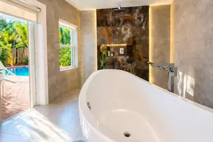 800 SE 11th Ct, Fort Lauderdale, FL 33316 - Photo 9
