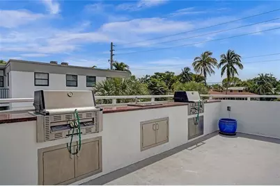 2200 NE 33rd Avenue #17C, Fort Lauderdale, FL 33305 - Photo 9