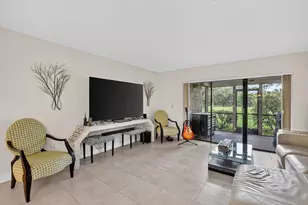 21211 Lago Cir, Boca Raton, FL 33433 - Photo 9