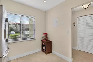 21211 Lago Cir, Boca Raton, FL 33433 - Photo 5