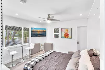 649 NE 16th Terrace, Fort Lauderdale, FL 33304 - Photo 9