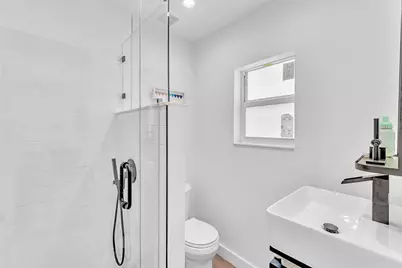 649 NE 16th Terrace, Fort Lauderdale, FL 33304 - Photo 17