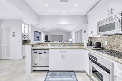 351 Club Circle #210, Boca Raton, FL 33487 - Photo 5