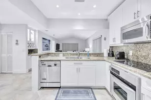 351 Club Cir, Boca Raton, FL 33487 - Photo 5