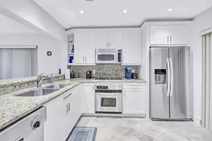 351 Club Cir, Boca Raton, FL 33487 - Photo 3
