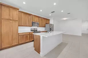 540 Sanderling Cir, Deerfield Beach, FL 33442 - Photo 3