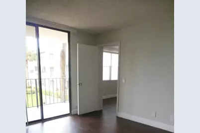 700 Executive Center Drive #25, West Palm Beach, FL 33401 - Photo 13