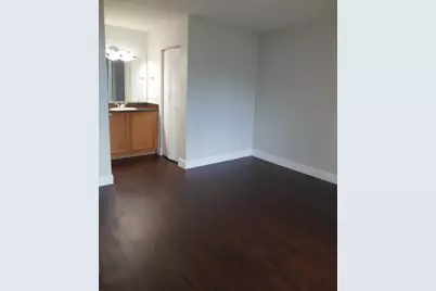 700 Executive Center Drive #25, West Palm Beach, FL 33401 - Photo 11